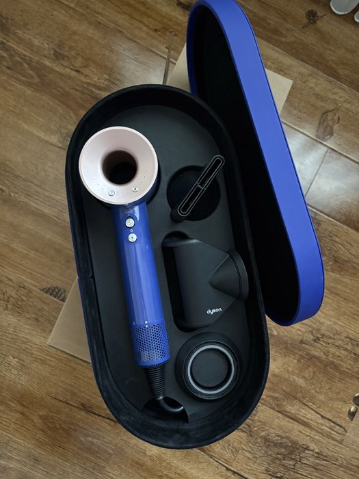 Dyson Supersonic– ediție specială cadou