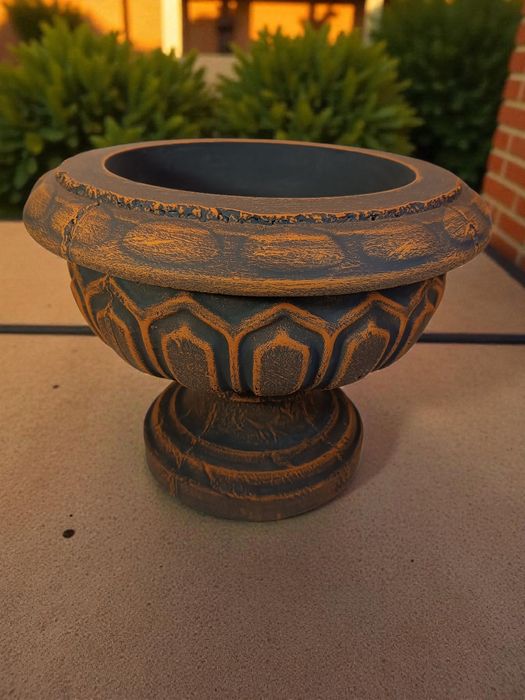 Ghiveci flori din beton