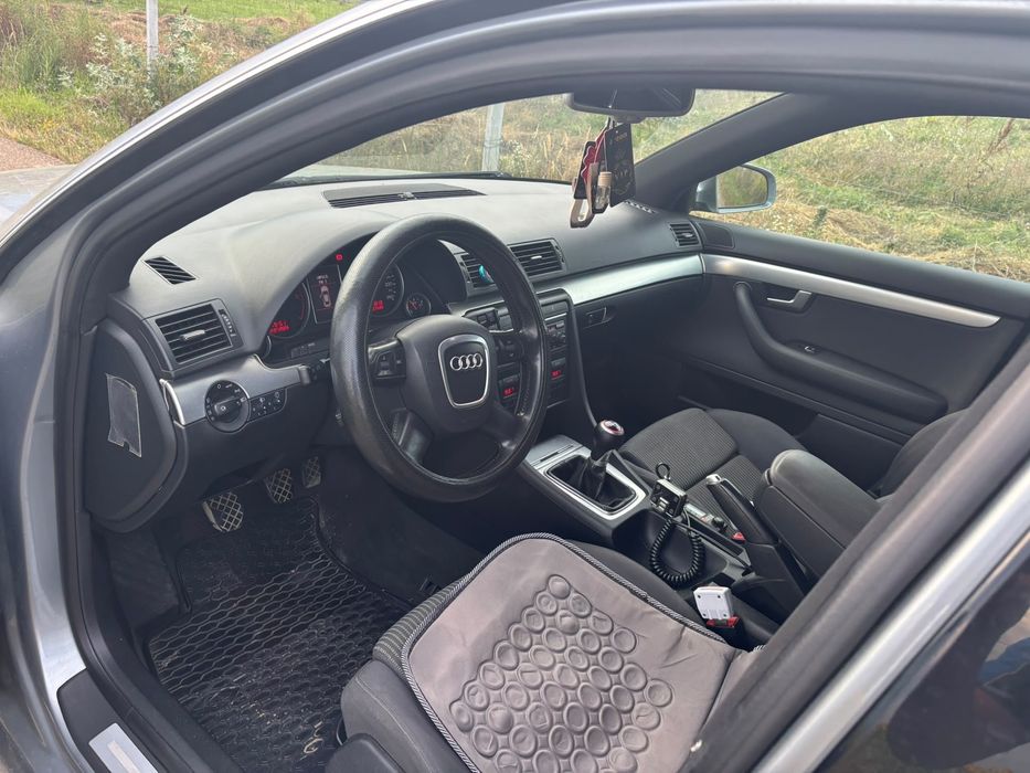 PROPIETAR.Vand Audi a4b7.masina personala de 5ani