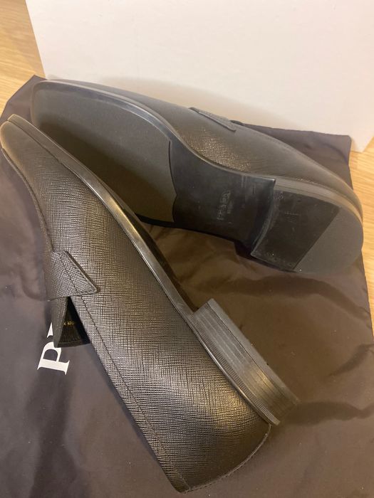 Pantofi  din piele Prada