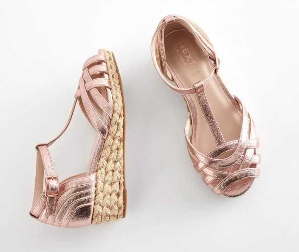 Сандали на платформа