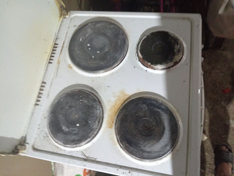 Электро плита 4 кофортная