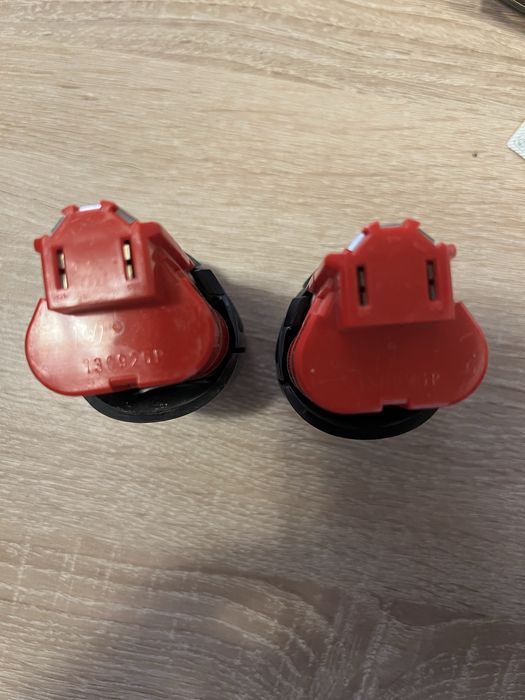 Set Incarcator si 2 baterii Milwaukee M12