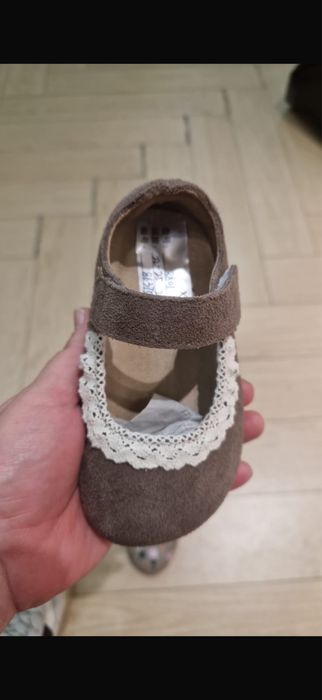 Продаю детскую обувь