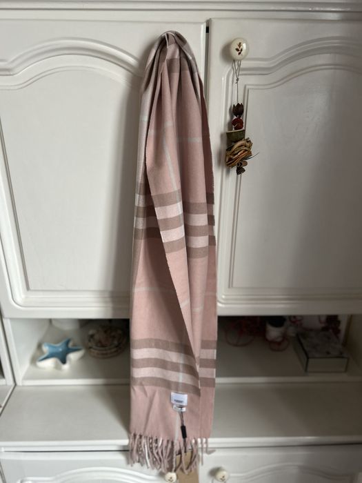 Fular Burberry/ nou, cu eticheta