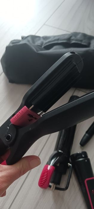 Ondulator si placa creponat parul