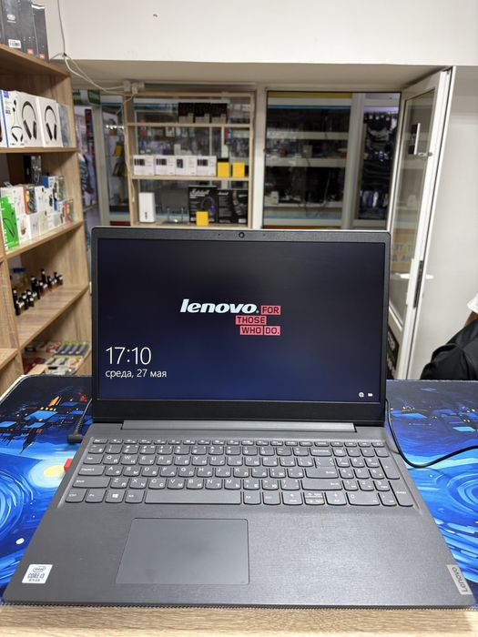 Ноутбук Lenovo V15-IIL в идеальном состоянии