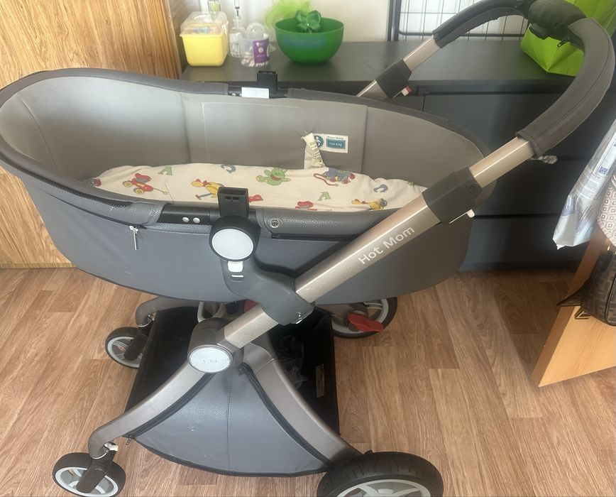 Срочно продам коляску (Hot Mom) оригинал