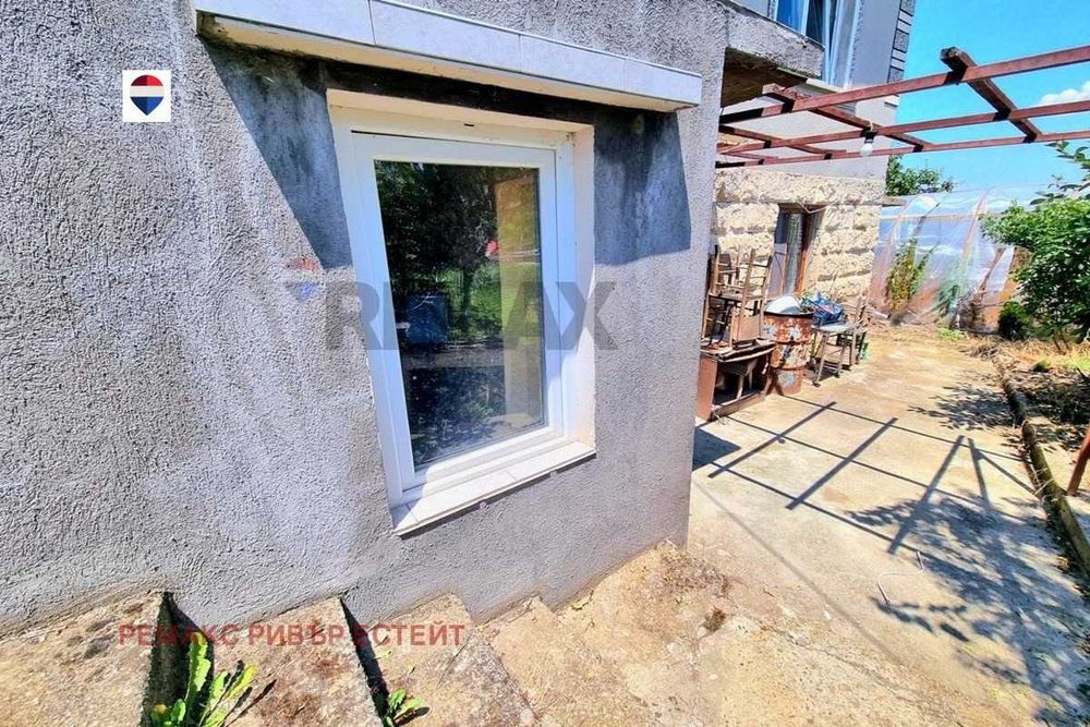 Къща за Продажба в с. Кошов