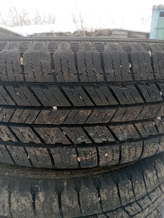 Продам шины 215/65/16