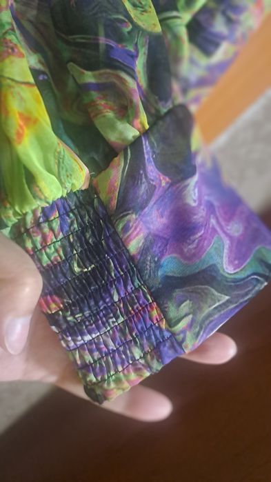 Вечернее красивое платье с длинными рукавами