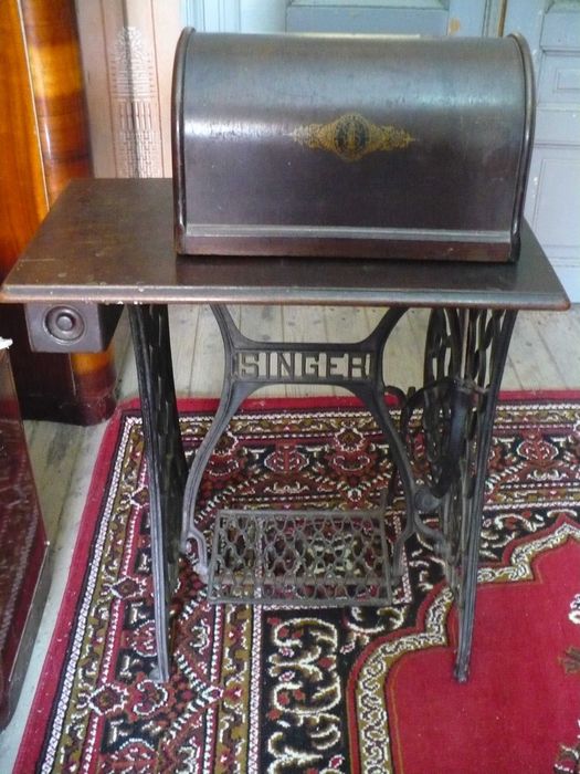 Masina veche de cusut Singer