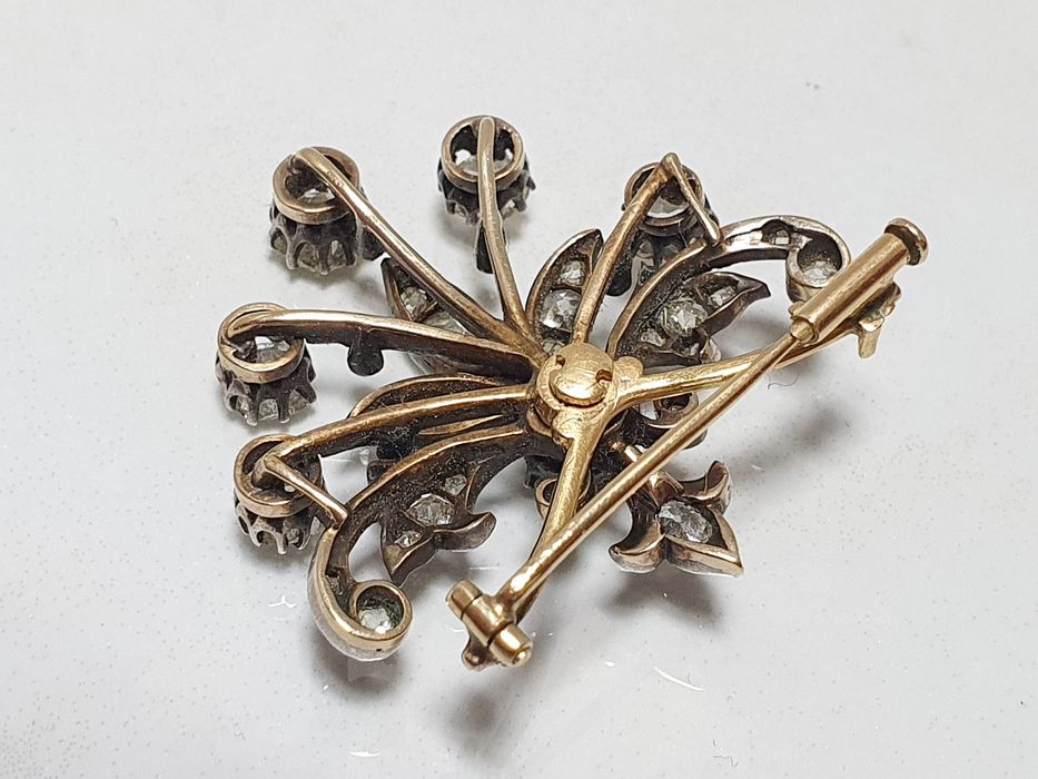 Broșă cu diamante naturale din aur galben de 14K și argint 800