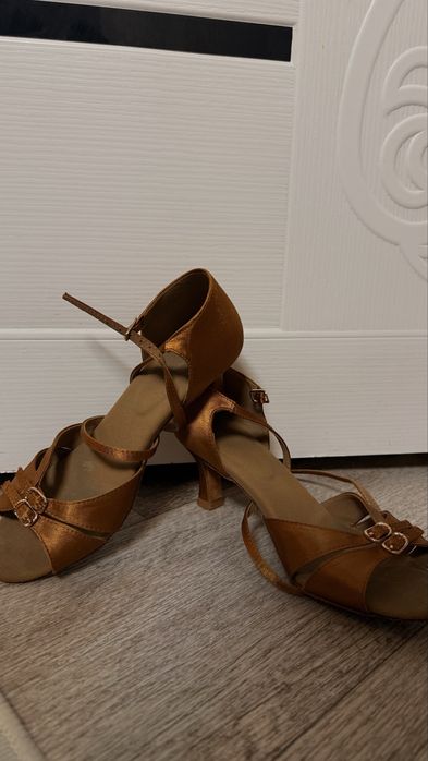 Танцевальные туфли