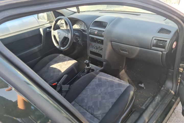 Grila stergatoare Opel Astra G