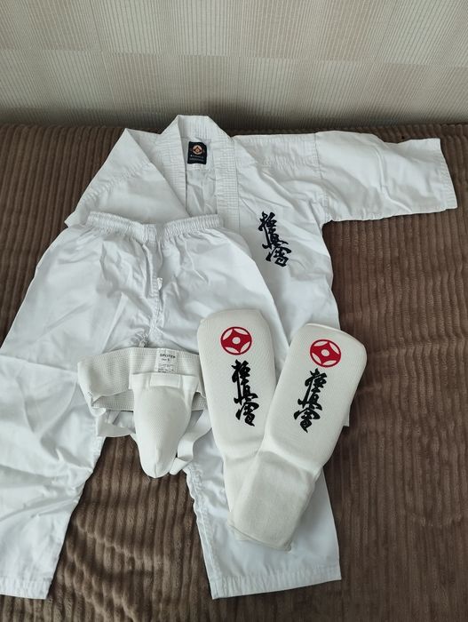 Продам Кимоно  в отличном состоянии