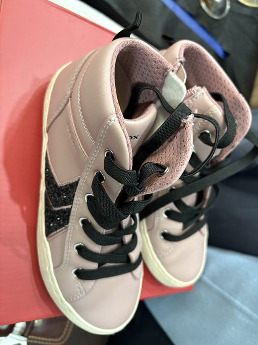 Продам ботинки фирмы GEOX на девочку