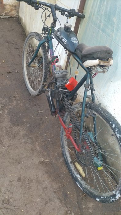 Vând bicicleta cu motor