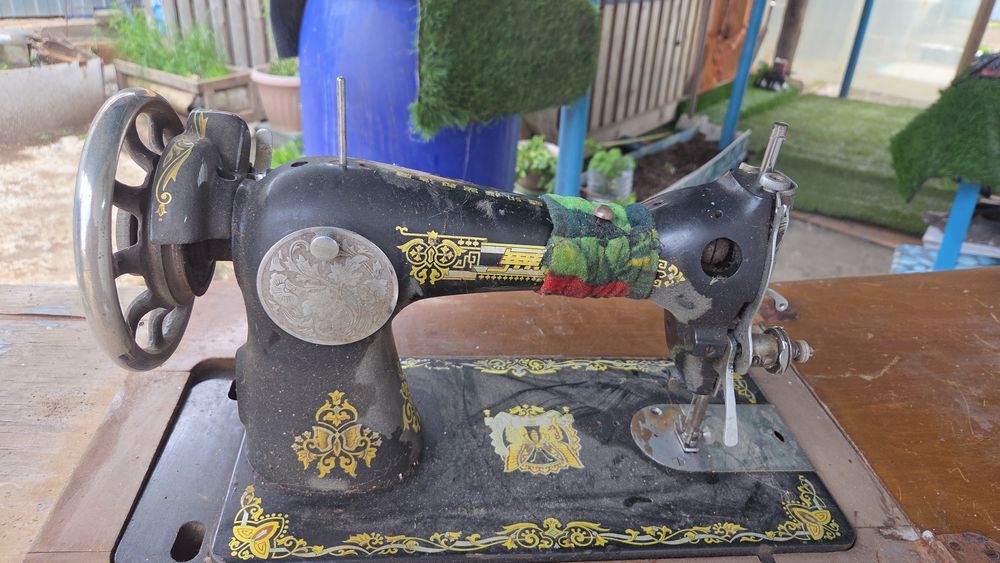 Швейные машинки со станиной