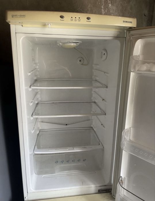 Холодильник SAMSUNG