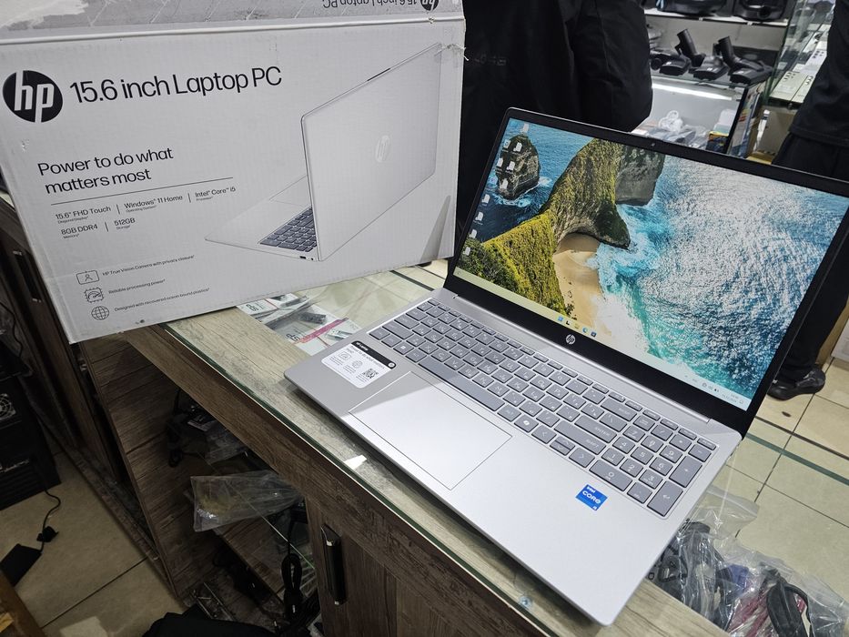 Почти новый сенсорный  HP Core i5 13-поколения!