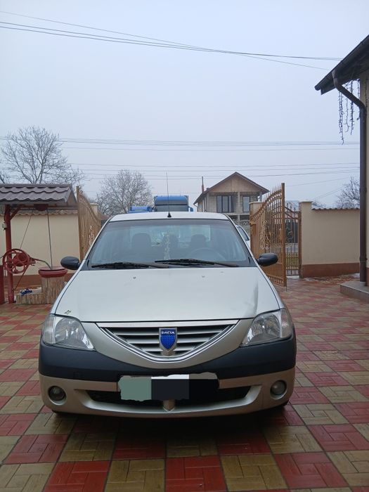Vând dacia logan