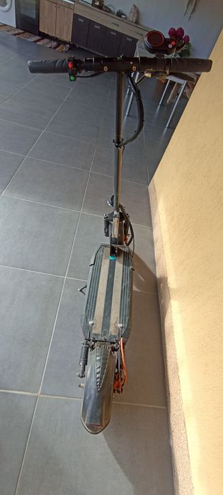 Vând trotineta electrica