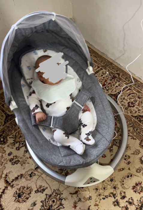 Шезлонг в сером цвете