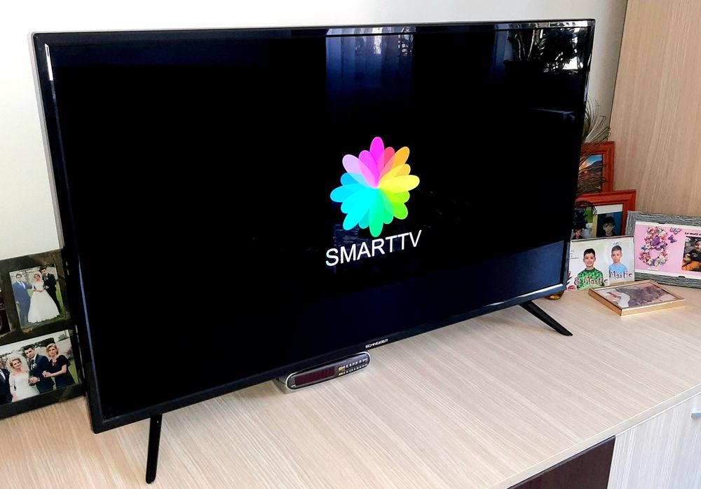 Smart TV 109 cm Schneider