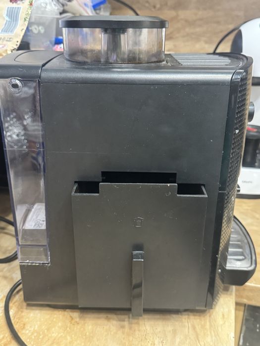 Кафеавтомат KRUPS ESPRESSERIA EA810870 1700.00 ml, 15.00 bar, ЧЕРЕН
