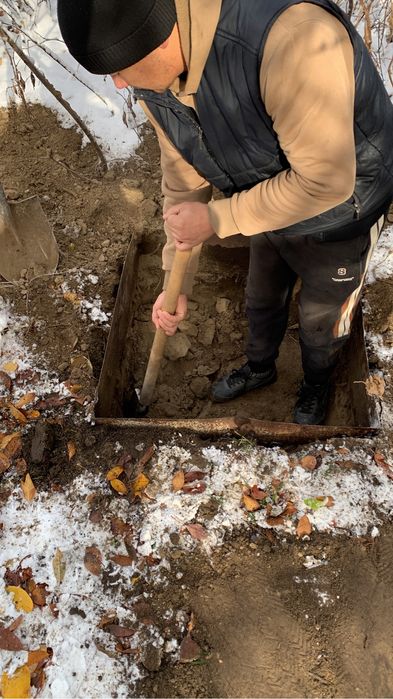 Копаем ТУАЛЕТ септик траншей туалет