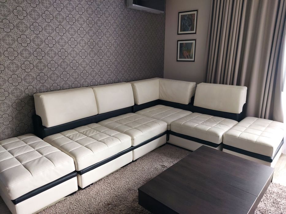 Диван кожанный продам