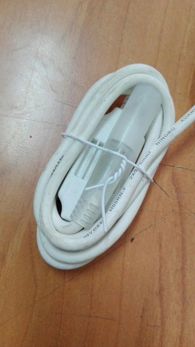 Разъем питания с выпрямителем для 2-жильного дюралайта (круглого).