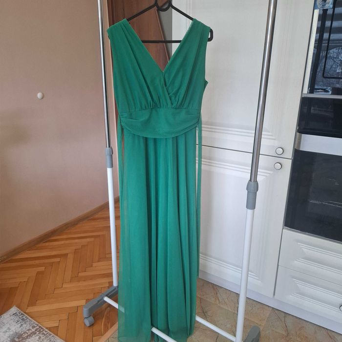 Продавам официални рокли  Носени по 1–2 пъти, много запазени.