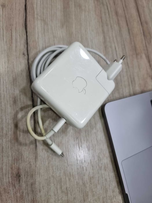 Apple MacBook Pro 13 инча Intel Core i5