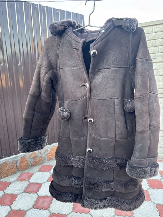 Продам дубленку на девочку