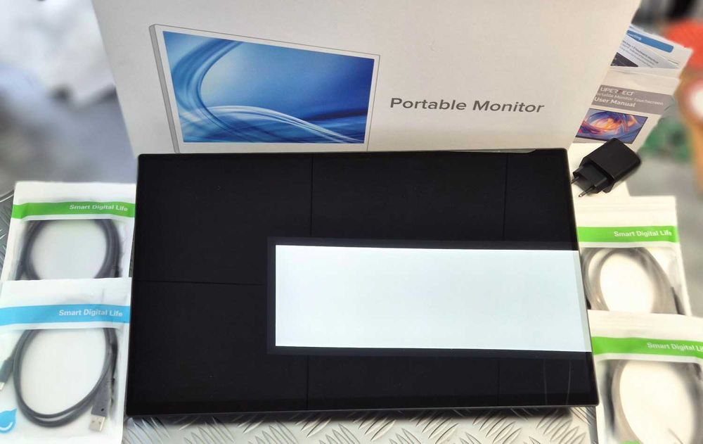 18.5" Преносим монитор UPERFECT 120Hz Touchscreen
