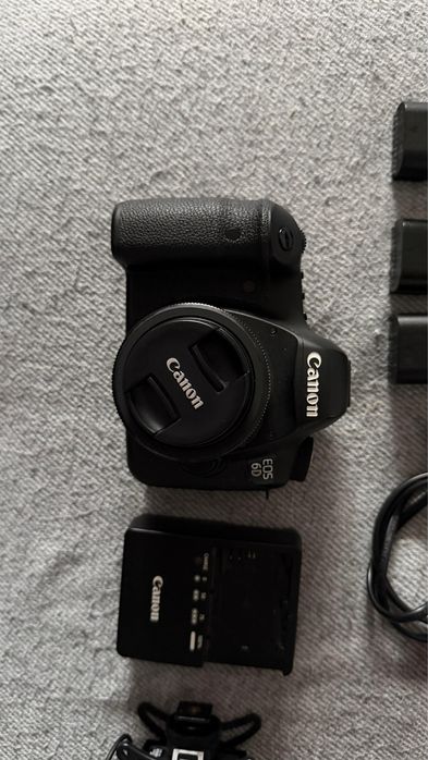 Canon EOS 6 D , GRIP CANON , baterii Canon, incarcator canon, carduri, microfon Azden, kit complet Yongnuo, obiectiv 40mm Canon