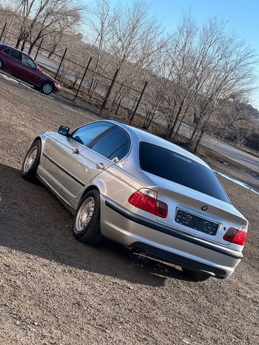 Продам машину бмв е46