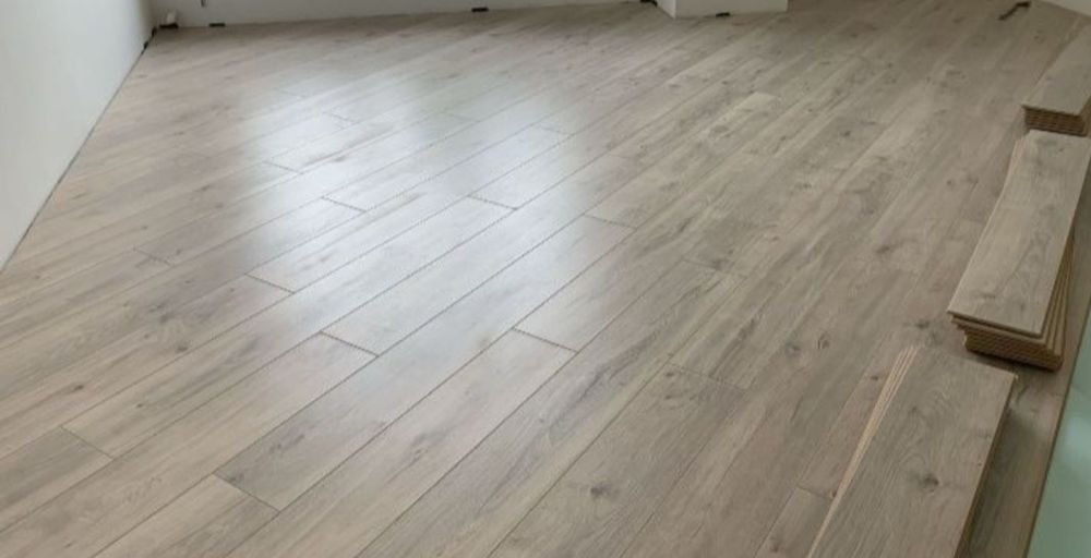 Укладка ламинат.