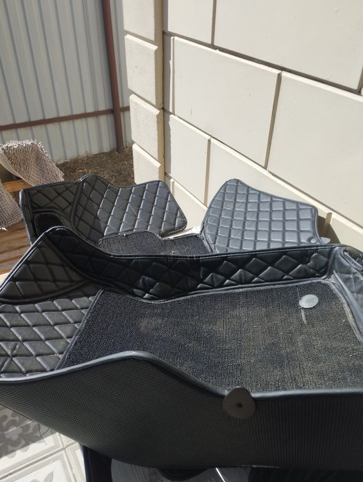 Коврики для таиоты Камри 70.б/у. Срочно срочно срочно срочно срочно ср