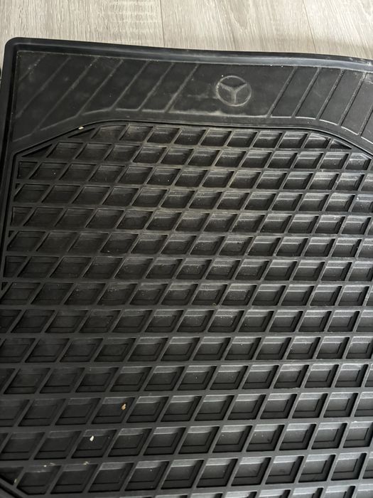 Presuri auto Mercedes Gla