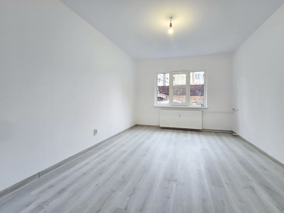 Proprietar vând garsonieră în zona Noua - renovată  2026