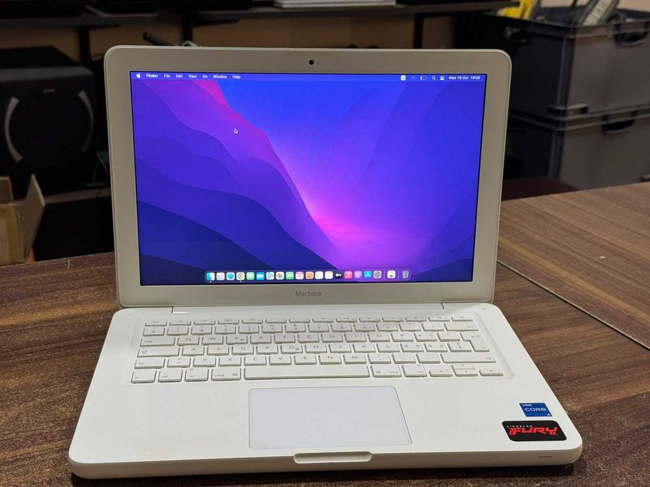 MacBook A1342 Late 2009