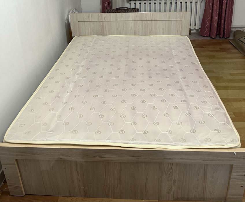 Двухспальная кровать