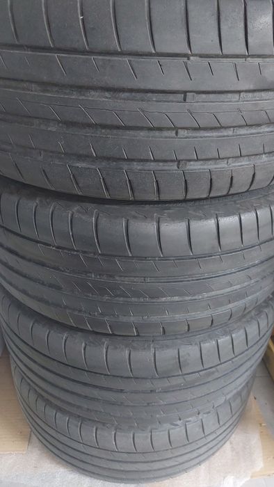 Летни гуми 225/40R18