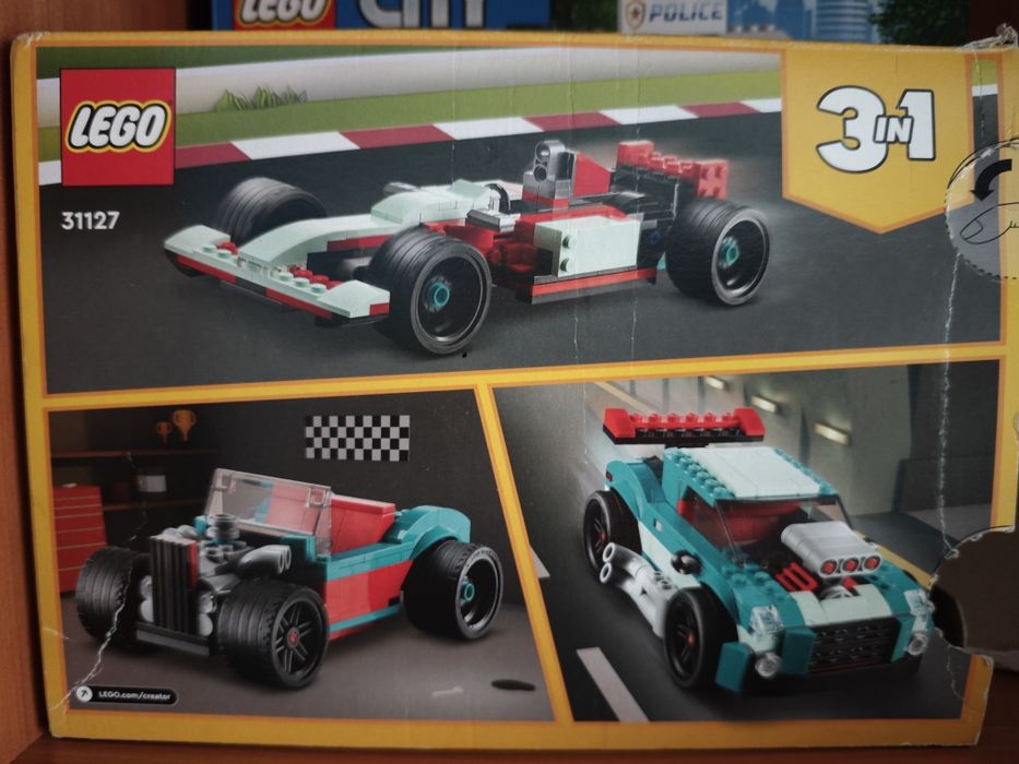 LEGO Creator 3in1: Street Racer 

Setul este într-o stare e