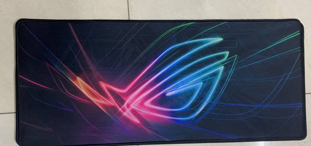 Kompyuterxona sotiladi 3400$ kelishiladi  stoli va origina temir kojal