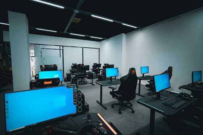 Игровой компьютер в комплекте (Кресло, Монитор, Периферия)