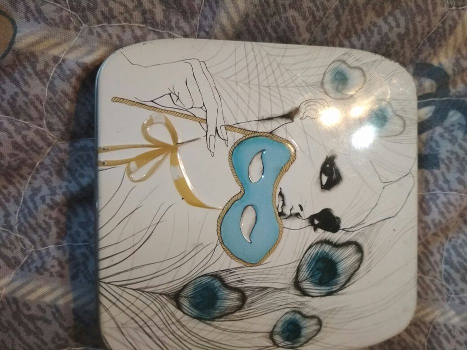 Профессиональная сумка с карманами , на пояс и  металлическая коробочк